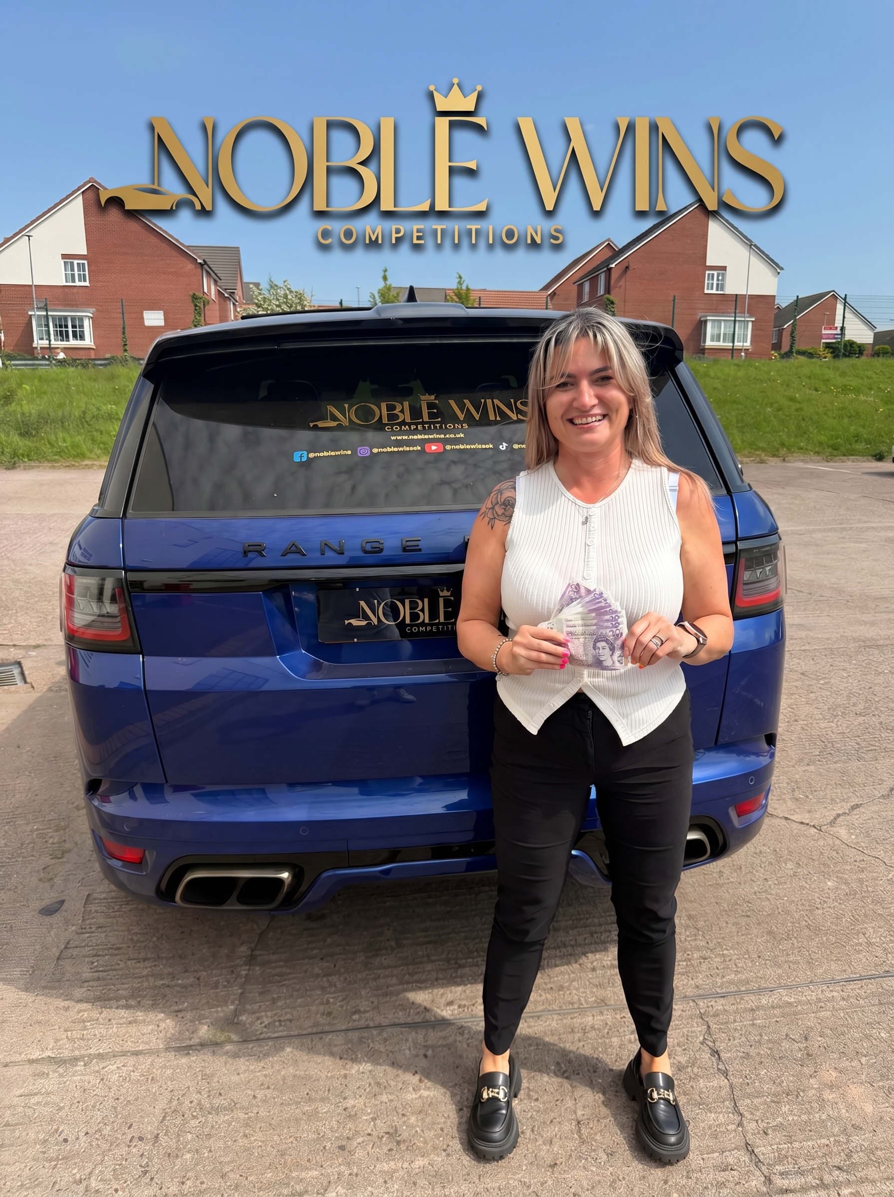 Samantha Kraushaar holding £500 in cash, the prize from the Noble Wins launch giveaway.